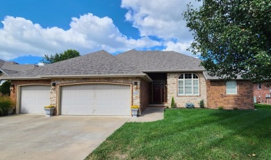 Beautiful one level all brick house in Southwest Springfield! on Rivercut Golf Course in Missouri - for sale on GolfHomes.com, golf home, golf lot