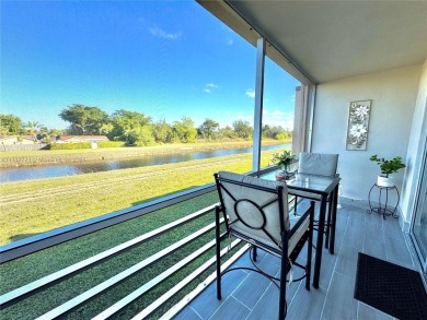 Clean and Bright! Updated One bedroom has enclosed balcony with on Sunrise Lakes Phase III in Florida - for sale on GolfHomes.com, golf home, golf lot