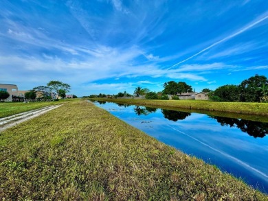 Clean and Bright! Updated One bedroom has enclosed balcony with on Sunrise Lakes Phase III in Florida - for sale on GolfHomes.com, golf home, golf lot