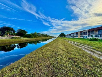 Clean and Bright! Updated One bedroom has enclosed balcony with on Sunrise Lakes Phase III in Florida - for sale on GolfHomes.com, golf home, golf lot