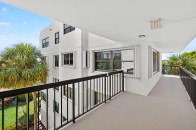 Spacious 2000+ sq. ft. corner unit overlooking the intracoastal on North Palm Beach Country Club in Florida - for sale on GolfHomes.com, golf home, golf lot