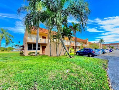 Clean and Bright! Updated One bedroom has enclosed balcony with on Sunrise Lakes Phase III in Florida - for sale on GolfHomes.com, golf home, golf lot