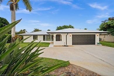 IMPECCABLY UPGRADED  Naples Gem - TURNKEY Ready!
Fall in love on LaPlaya Golf Club in Florida - for sale on GolfHomes.com, golf home, golf lot