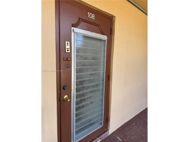 Spacious and cozy 1 bedroom, 1 bathroom condo with lots of on Sunrise Lakes Phase III in Florida - for sale on GolfHomes.com, golf home, golf lot
