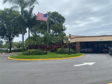 Spacious and cozy 1 bedroom, 1 bathroom condo with lots of on Sunrise Lakes Phase III in Florida - for sale on GolfHomes.com, golf home, golf lot