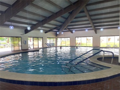 Spacious and cozy 1 bedroom, 1 bathroom condo with lots of on Sunrise Lakes Phase III in Florida - for sale on GolfHomes.com, golf home, golf lot