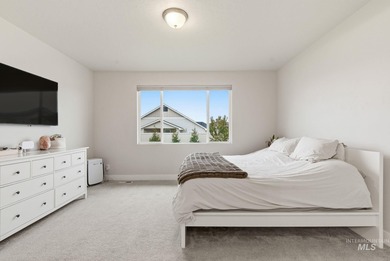 Welcome to 12602 S Teano Ave. This 2128 sqft, 3 bed, 2 bath home on Hunters Point Golf Club in ID - for sale on GolfHomes.com, golf home, golf lot