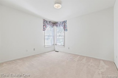 OPEN HOUSE SUNDAY from 1 pm to 4pm! First time offered!! on Pheasant Run Golf Club in Michigan - for sale on GolfHomes.com, golf home, golf lot