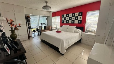 Priced to sell!! Lakefront Villa, located in a serene 55+ senior on Villa Del Ray Golf Club in Florida - for sale on GolfHomes.com, golf home, golf lot