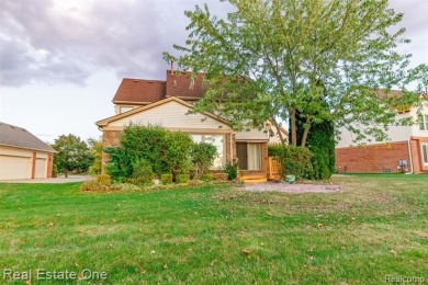 OPEN HOUSE SUNDAY from 1 pm to 4pm! First time offered!! on Pheasant Run Golf Club in Michigan - for sale on GolfHomes.com, golf home, golf lot