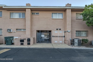 Quiet neighborhood!  Unique 2 bedroom/2 bath ground floor unit on Randolph Park Golf Courses in Arizona - for sale on GolfHomes.com, golf home, golf lot