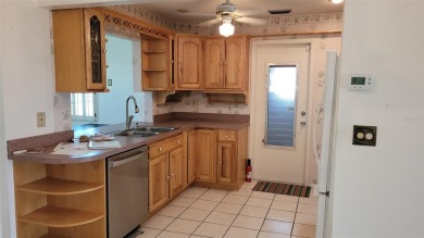 You will absolutely love this home in Mainlands! This updated on Mainlands Golf Club in Florida - for sale on GolfHomes.com, golf home, golf lot