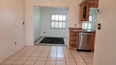 You will absolutely love this home in Mainlands! This updated on Mainlands Golf Club in Florida - for sale on GolfHomes.com, golf home, golf lot