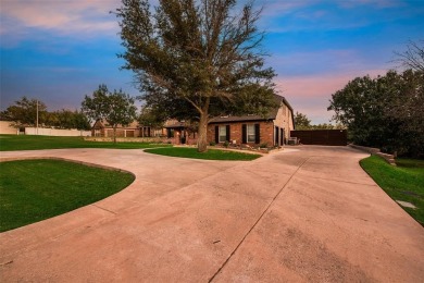 This one of a kind 5 bed, 3 bath home has been beautifully on The Golf Club at Resort Eagle Mountain Lake in Texas - for sale on GolfHomes.com, golf home, golf lot