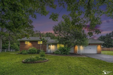 *** Open House Saturday June 14th at 2-4pm***Welcome to 6280 on Maple Grove Golf Course - Maple Grove in Michigan - for sale on GolfHomes.com, golf home, golf lot