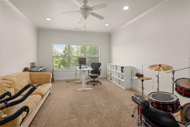 Gorgeous Shadow Valley Home on Corner Lot! This move in ready 4 on Shadow Valley Country Club in Arkansas - for sale on GolfHomes.com, golf home, golf lot