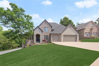 Gorgeous Shadow Valley Home on Corner Lot! This move in ready 4 on Shadow Valley Country Club in Arkansas - for sale on GolfHomes.com, golf home, golf lot