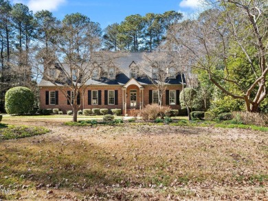 This charming Williamsburg-style custom-built home in the highly on Lochmere Golf Club in North Carolina - for sale on GolfHomes.com, golf home, golf lot