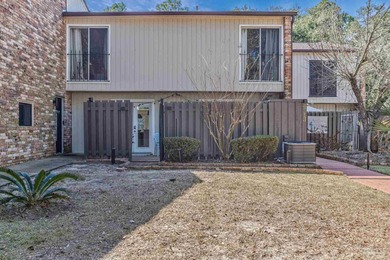 Beautifully remodeled townhome in a serene golf course community on Perdido Bay Golf Club in Florida - for sale on GolfHomes.com, golf home, golf lot