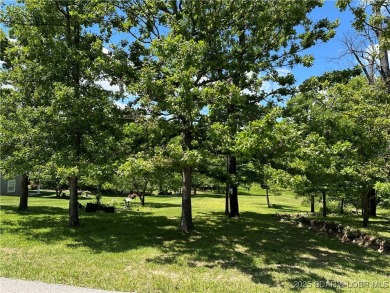 Beautiful Golf Course Lot at Indian Rock!  This prime lot offers on Indian Rock Golf Club in Missouri - for sale on GolfHomes.com, golf home, golf lot