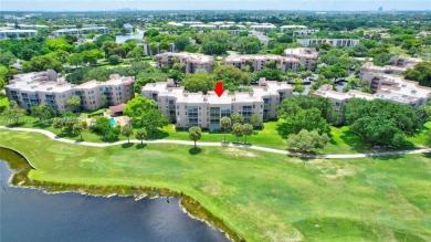 3/2 CONDO IN THE DESIRABLE PINE ISLAND RIDGE. PRIVATE COUNTRY on Pine Island Ridge Country Club in Florida - for sale on GolfHomes.com, golf home, golf lot