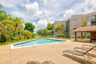 3/2 CONDO IN THE DESIRABLE PINE ISLAND RIDGE. PRIVATE COUNTRY on Pine Island Ridge Country Club in Florida - for sale on GolfHomes.com, golf home, golf lot