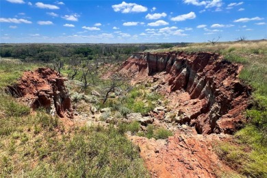 The BarJar Ranch in Hardeman County, Texas has 1,407 +or- acres on Quanah Country Club in Texas - for sale on GolfHomes.com, golf home, golf lot