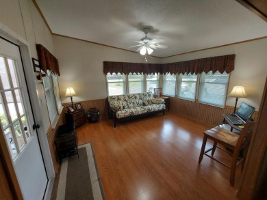 Beautiful 2 Bedroom 2 Bath home with upgraded appliances on Lakes at Leesburg Golf Course in Florida - for sale on GolfHomes.com, golf home, golf lot