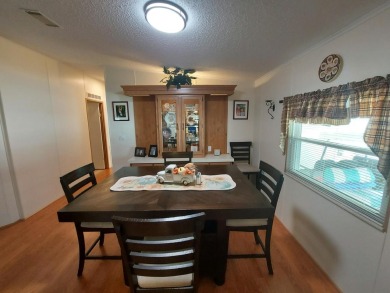 Beautiful 2 Bedroom 2 Bath home with upgraded appliances on Lakes at Leesburg Golf Course in Florida - for sale on GolfHomes.com, golf home, golf lot