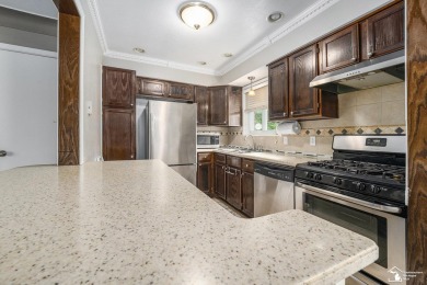 *** Open House Saturday June 14th at 2-4pm***Welcome to 6280 on Maple Grove Golf Course - Maple Grove in Michigan - for sale on GolfHomes.com, golf home, golf lot