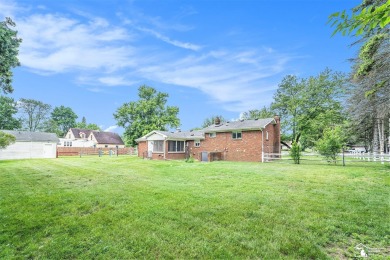 *** Open House Saturday June 14th at 2-4pm***Welcome to 6280 on Maple Grove Golf Course - Maple Grove in Michigan - for sale on GolfHomes.com, golf home, golf lot