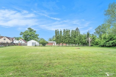 *** Open House Saturday June 14th at 2-4pm***Welcome to 6280 on Maple Grove Golf Course - Maple Grove in Michigan - for sale on GolfHomes.com, golf home, golf lot