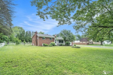 *** Open House Saturday June 14th at 2-4pm***Welcome to 6280 on Maple Grove Golf Course - Maple Grove in Michigan - for sale on GolfHomes.com, golf home, golf lot