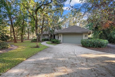 This custom 3-bedroom, 2.5-bath home is located on a quiet on Moss Creek Golf Club in South Carolina - for sale on GolfHomes.com, golf home, golf lot