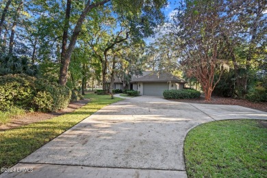 This custom 3-bedroom, 2.5-bath home is located on a quiet on Moss Creek Golf Club in South Carolina - for sale on GolfHomes.com, golf home, golf lot