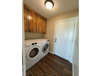 Charming duplex in a desirable neighborhood, on a quiet street on Blackfoot Municipal Golf Course in Idaho - for sale on GolfHomes.com, golf home, golf lot