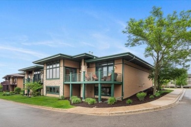 Come see this spacious ranch condo in Hawks Landing! The on Hawks Landing Golf Club in Wisconsin - for sale on GolfHomes.com, golf home, golf lot