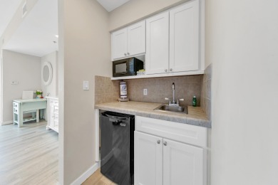 Beautifully renovated 2BR/2.5BA CORNER, LOCK-OUT features a wrap on Sandestin Golf and Beach Resort - The Links in Florida - for sale on GolfHomes.com, golf home, golf lot