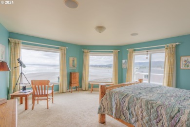 Welcome to your stunning oceanfront townhouse, only steps from on Seaside Golf Course in Oregon - for sale on GolfHomes.com, golf home, golf lot