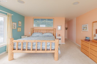 Welcome to your stunning oceanfront townhouse, only steps from on Seaside Golf Course in Oregon - for sale on GolfHomes.com, golf home, golf lot