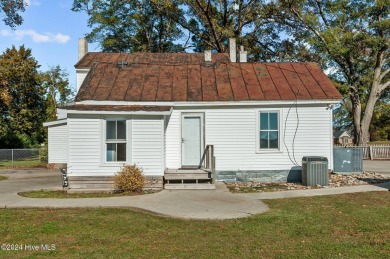 Charming two story 1800's farmhouse with large front and side on Ironwood Golf and Country Club in North Carolina - for sale on GolfHomes.com, golf home, golf lot