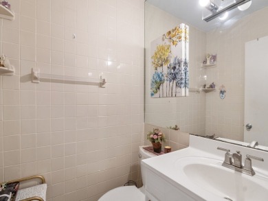 First-floor corner condo in Vista Gardens 55+ community! 1 bed on Vero Beach South Golf Course in Florida - for sale on GolfHomes.com, golf home, golf lot