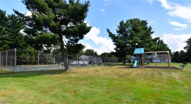 - Welcome to 4914 Independence Cir #DMove-in ready condo with on Fox Den Golf Course in Ohio - for sale on GolfHomes.com, golf home, golf lot