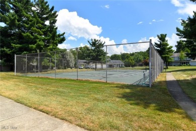 - Welcome to 4914 Independence Cir #DMove-in ready condo with on Fox Den Golf Course in Ohio - for sale on GolfHomes.com, golf home, golf lot