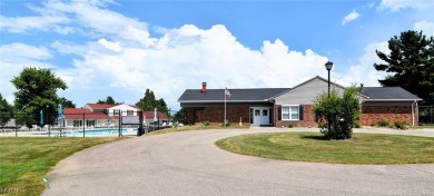 - Welcome to 4914 Independence Cir #DMove-in ready condo with on Fox Den Golf Course in Ohio - for sale on GolfHomes.com, golf home, golf lot