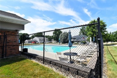 - Welcome to 4914 Independence Cir #DMove-in ready condo with on Fox Den Golf Course in Ohio - for sale on GolfHomes.com, golf home, golf lot