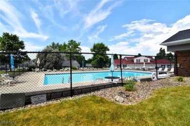 - Welcome to 4914 Independence Cir #DMove-in ready condo with on Fox Den Golf Course in Ohio - for sale on GolfHomes.com, golf home, golf lot
