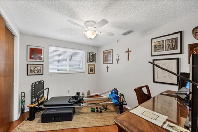 Lovingly maintained 3-bedroom, 2-bath pool home in Venice on Capri Isle Golf Club in Florida - for sale on GolfHomes.com, golf home, golf lot