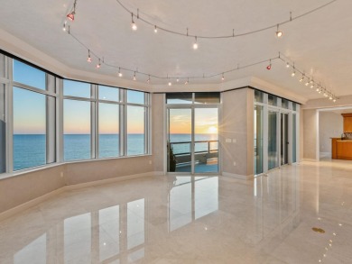 Why choose between breathtaking beach views, serene golf course on Links on Longboat Golf Club in Florida - for sale on GolfHomes.com, golf home, golf lot