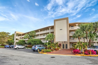 Welcome to Wynmoor! This beautiful 2-bedroom, 2-bath penthouse on Wynmoor Golf Course in Florida - for sale on GolfHomes.com, golf home, golf lot